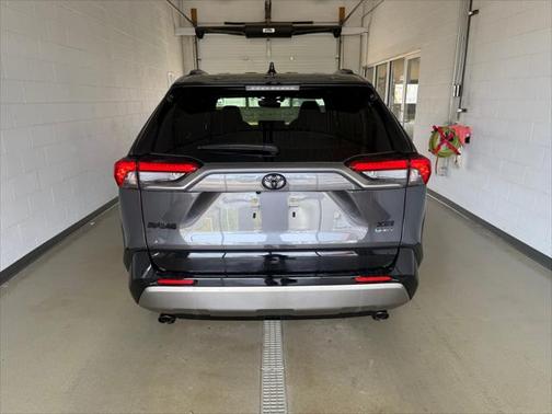 2025 Toyota RAV4 Hybrid SE