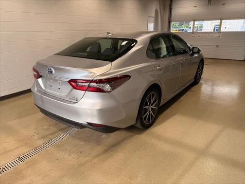 2023 Toyota Camry Hybrid XLE