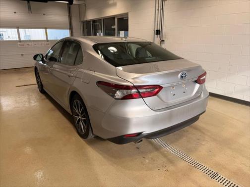 2023 Toyota Camry Hybrid XLE