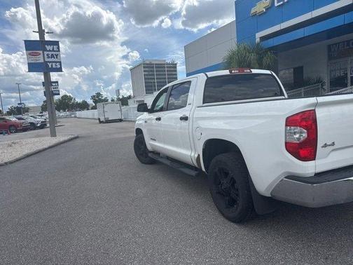 2014 Toyota Tundra SR5