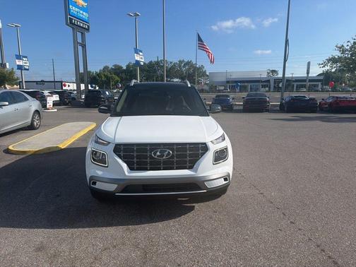 Lunar White 2025 Hyundai VENUE Limited