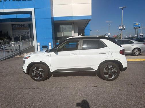 Lunar White 2025 Hyundai VENUE Limited