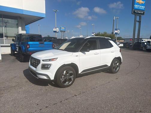 Lunar White 2025 Hyundai VENUE Limited