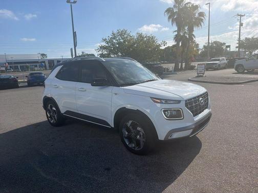 Lunar White 2025 Hyundai VENUE Limited