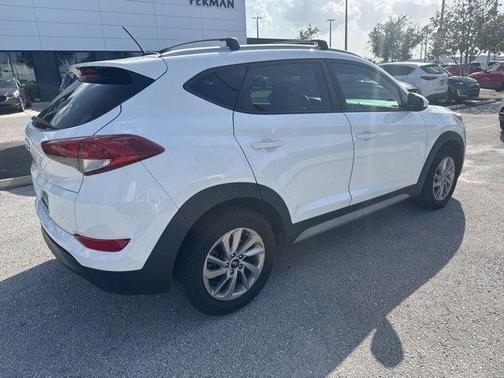 2017 Hyundai TUCSON SE