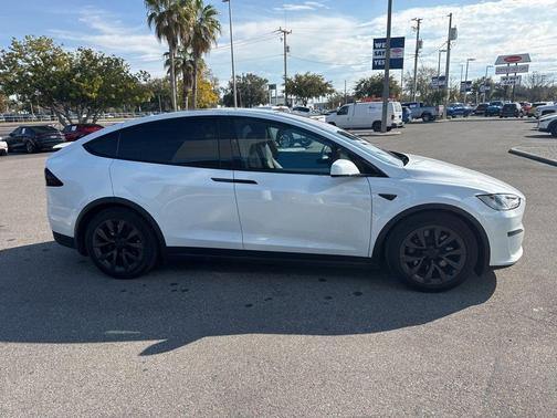 2024 Tesla Model X Base