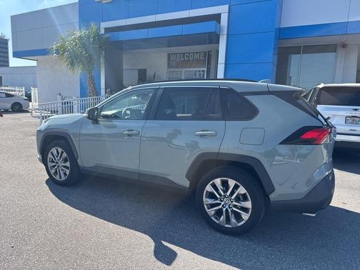 2021 Toyota RAV4 XLE Premium