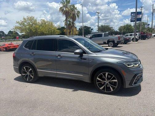 Platinum Gray Metallic 2022 Volkswagen Tiguan 2.0T SEL R-Line