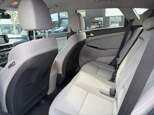 2020 Hyundai TUCSON SE