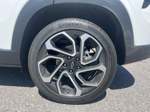 Summit White 2024 Chevrolet Trax 2RS