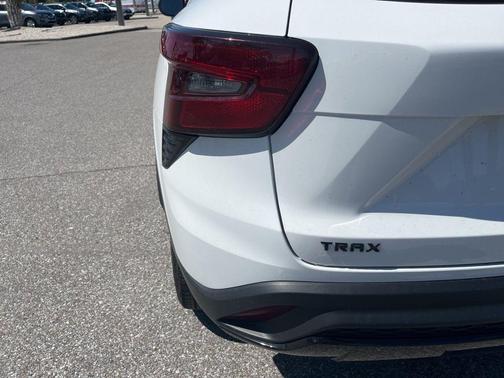Summit White 2024 Chevrolet Trax 2RS