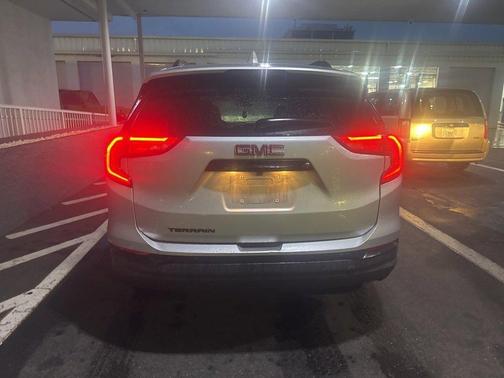 2021 GMC Terrain SLT