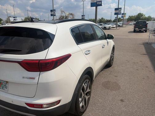 Snow White Pearl 2018 Kia Sportage SX Turbo