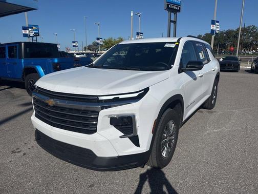 2025 Chevrolet Traverse LT