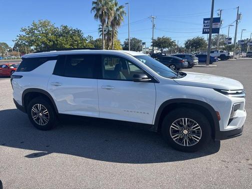 2025 Chevrolet Traverse LT