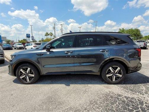 2022 Kia Sorento S