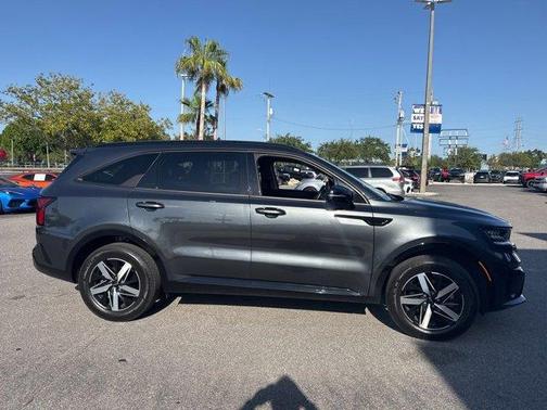 2022 Kia Sorento S