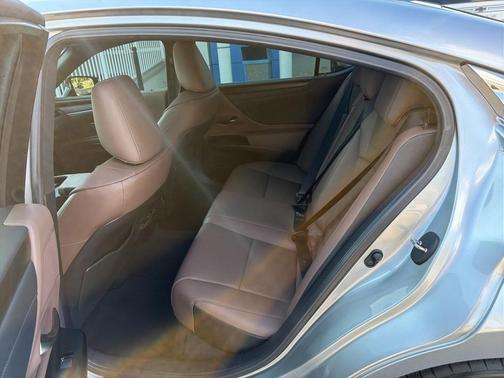 2024 Lexus ES 350 