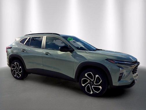 Green 2024 Chevrolet Trax 2RS