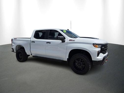 Summit White 2025 Chevrolet Silverado 1500 Custom Trail Boss