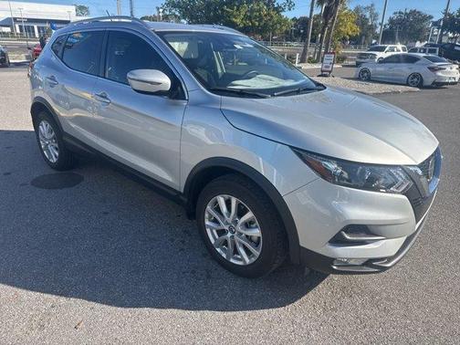 2022 Nissan Rogue Sport SV