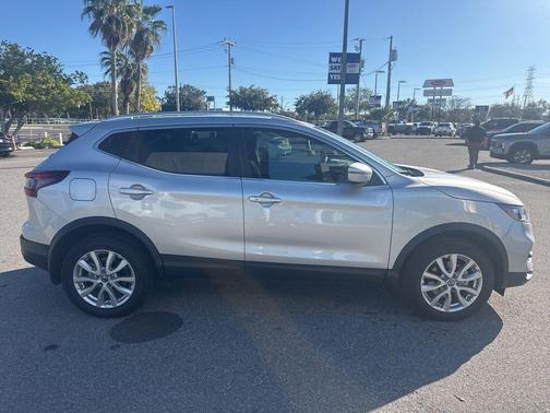 2022 Nissan Rogue Sport SV