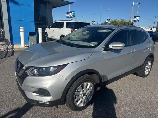 2022 Nissan Rogue Sport SV