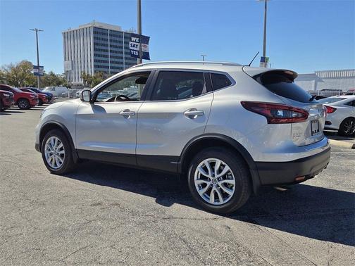 2022 Nissan Rogue Sport SV