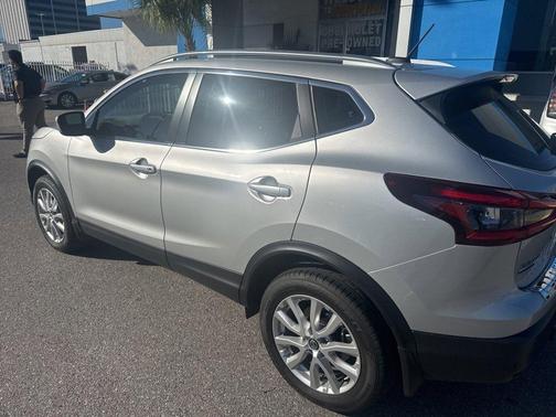 2022 Nissan Rogue Sport SV