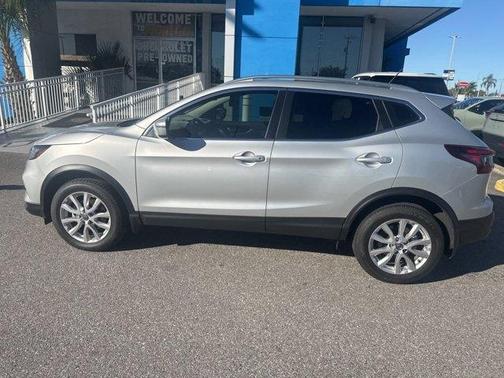 2022 Nissan Rogue Sport SV