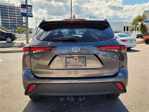 2024 Toyota Highlander LE