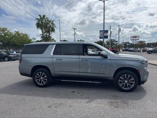 2024 Chevrolet Suburban LT