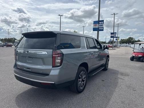 2024 Chevrolet Suburban LT
