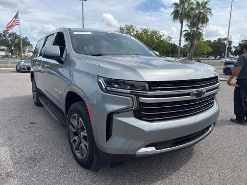 2024 Chevrolet Suburban LT