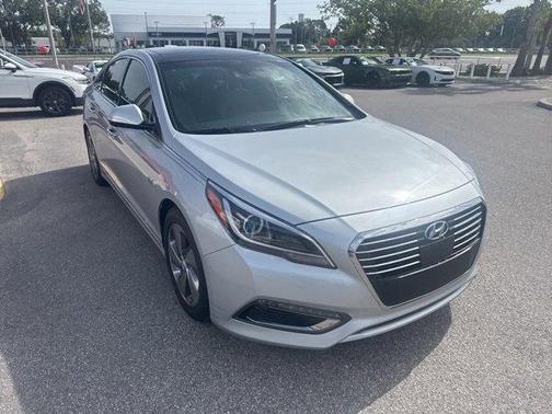 2017 Hyundai SONATA Hybrid Limited