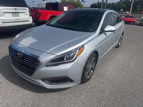 2017 Hyundai SONATA Hybrid Limited