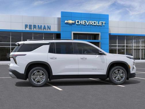 White 2027 Chevrolet Traverse LT