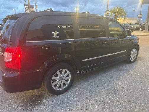 2016 Chrysler Town & Country Touring