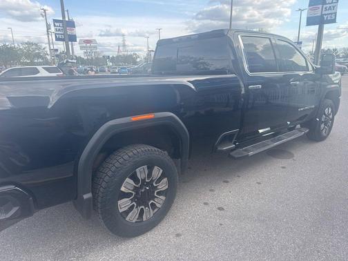 2024 GMC Sierra 2500 Denali