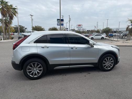 2021 Cadillac XT4 Premium Luxury