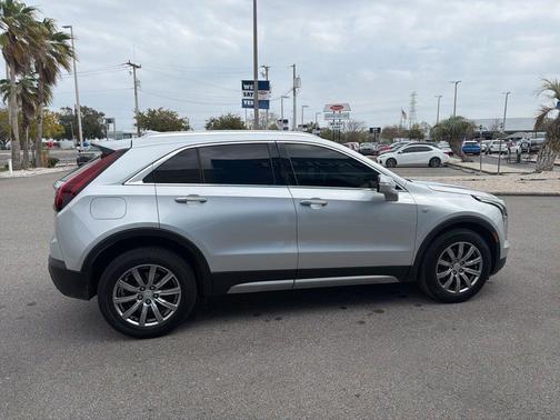 2021 Cadillac XT4 Premium Luxury