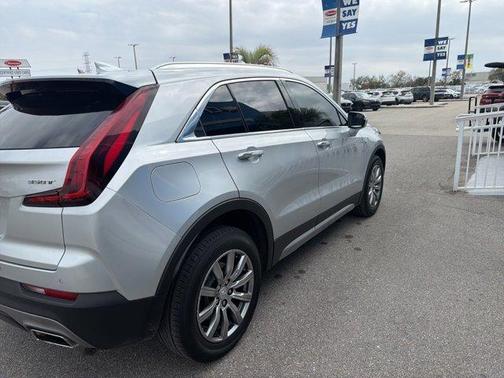 2021 Cadillac XT4 Premium Luxury