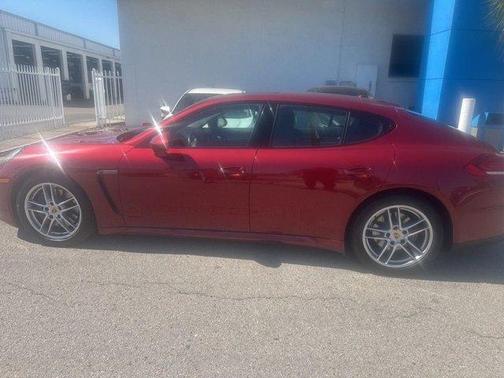 2015 Porsche Panamera 4