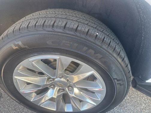 Summit White 2023 Chevrolet Suburban Premier