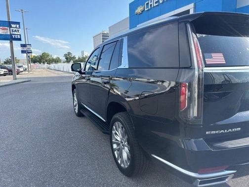 2022 Cadillac Escalade Premium Luxury