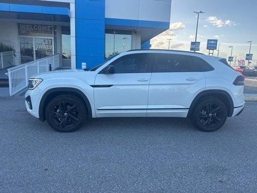 2025 Volkswagen Atlas Cross Sport 2.0T SEL R-Line Black