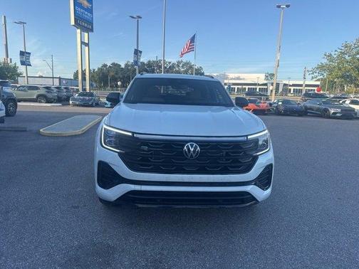 2025 Volkswagen Atlas Cross Sport 2.0T SEL R-Line Black