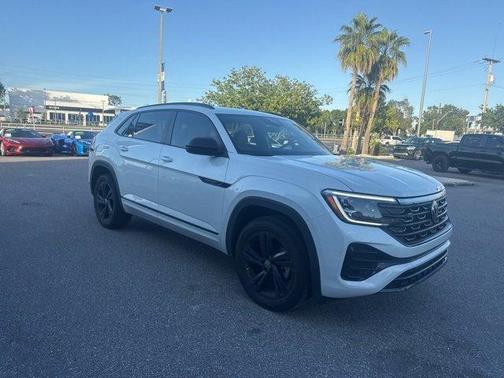 2025 Volkswagen Atlas Cross Sport 2.0T SEL R-Line Black
