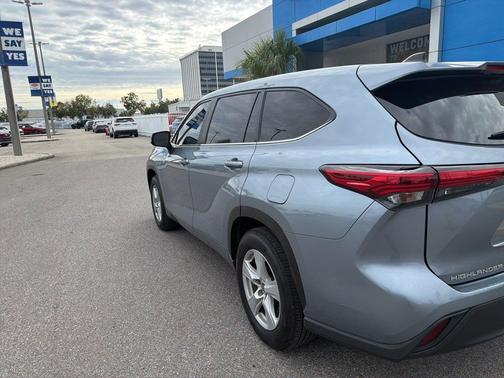 2023 Toyota Highlander L