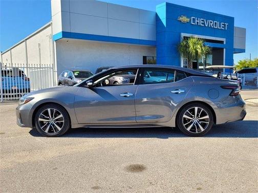 2022 Nissan Maxima SV